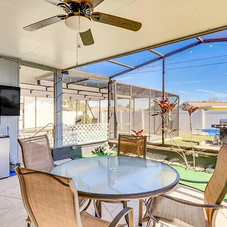 4 Mi To Historic Dtwn Venice Home With Heated Pool!